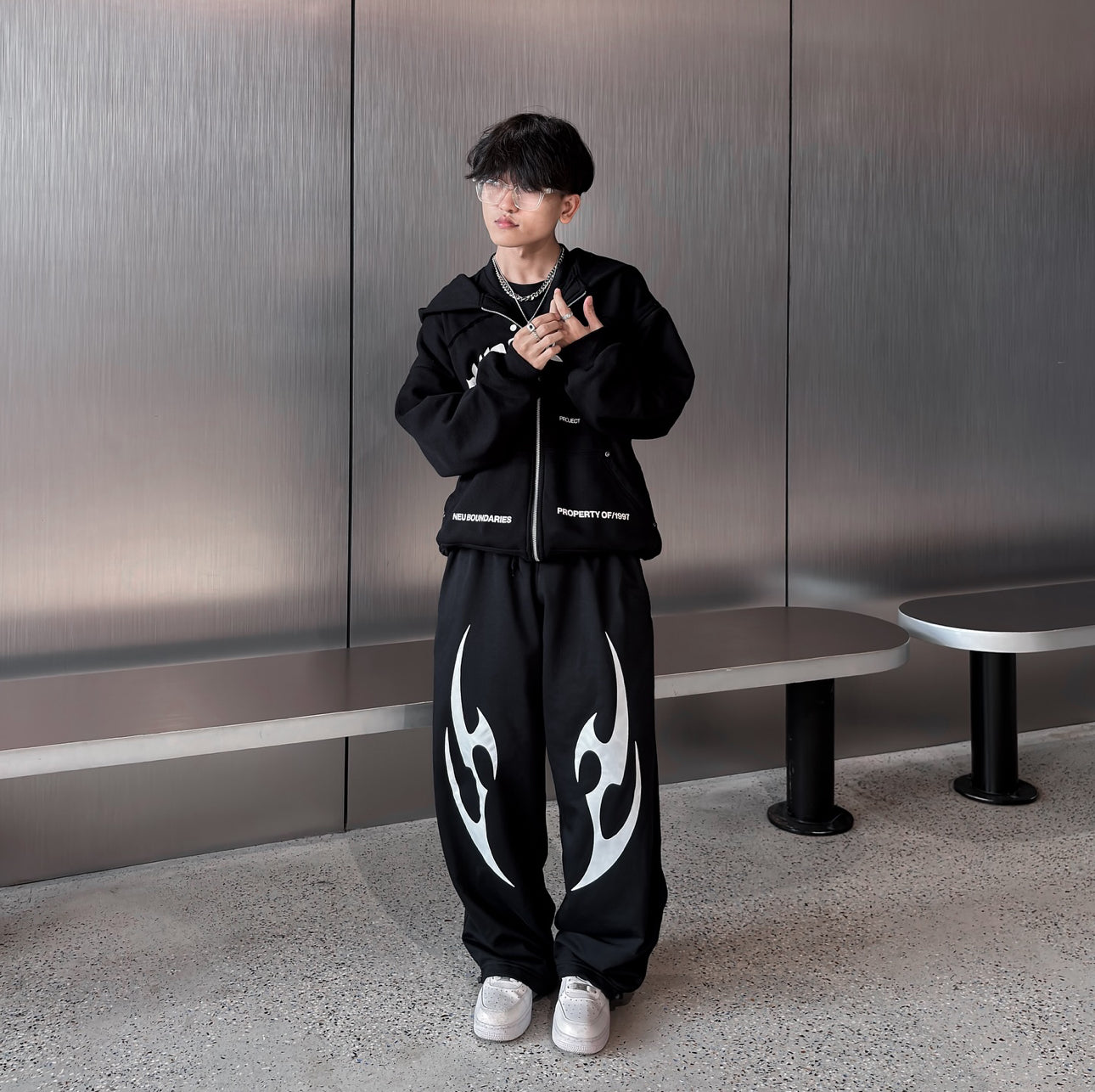 Tracksuit Black Hoodie with Baggy Pant
